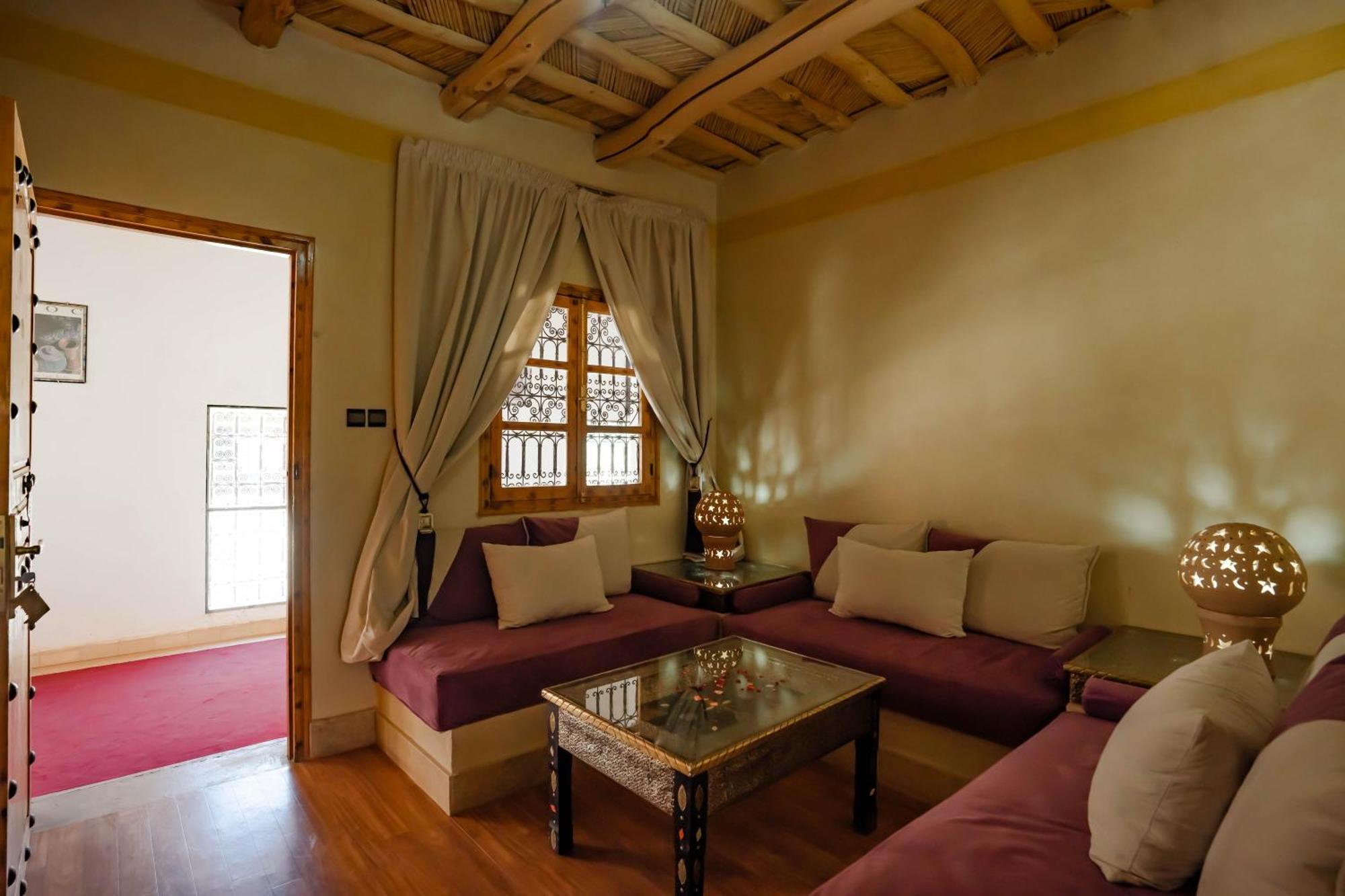 Kasbah Tizzarouine Panzió Boumalne Kültér fotó