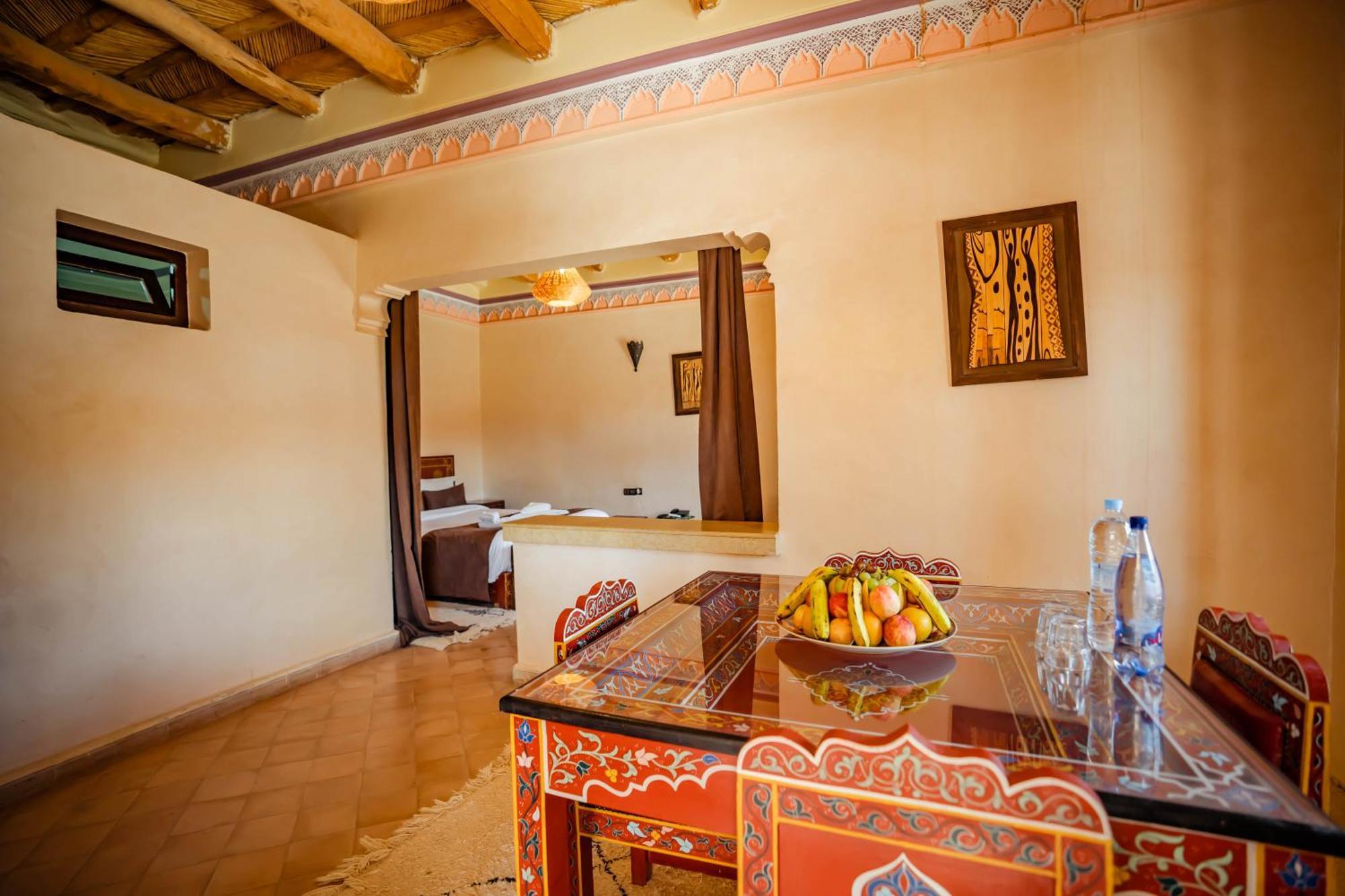 Kasbah Tizzarouine Panzió Boumalne Kültér fotó