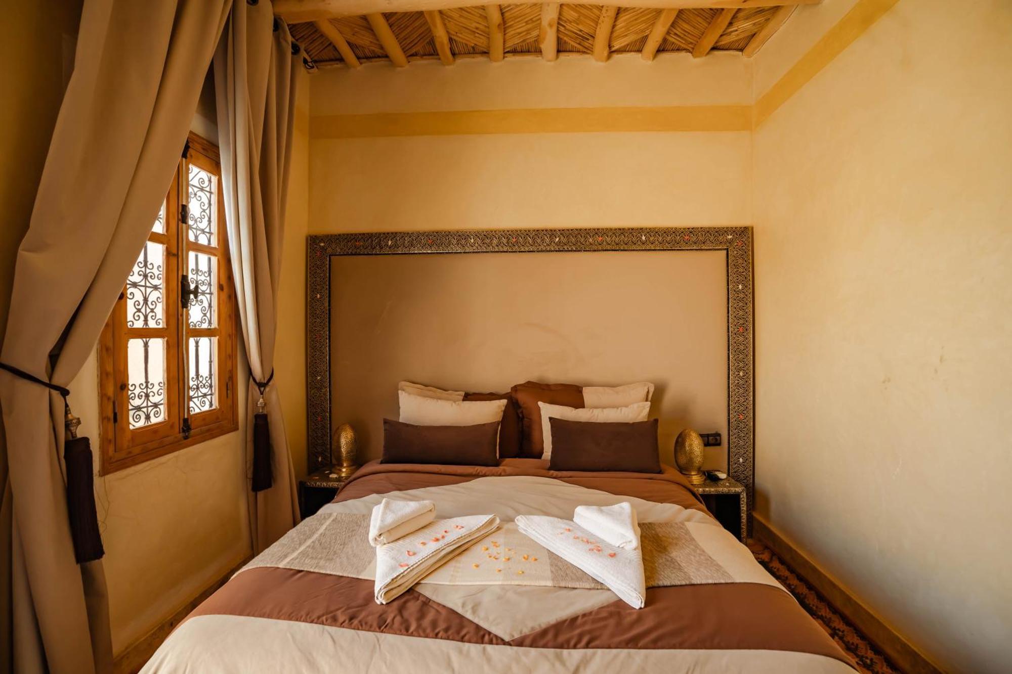 Kasbah Tizzarouine Panzió Boumalne Kültér fotó