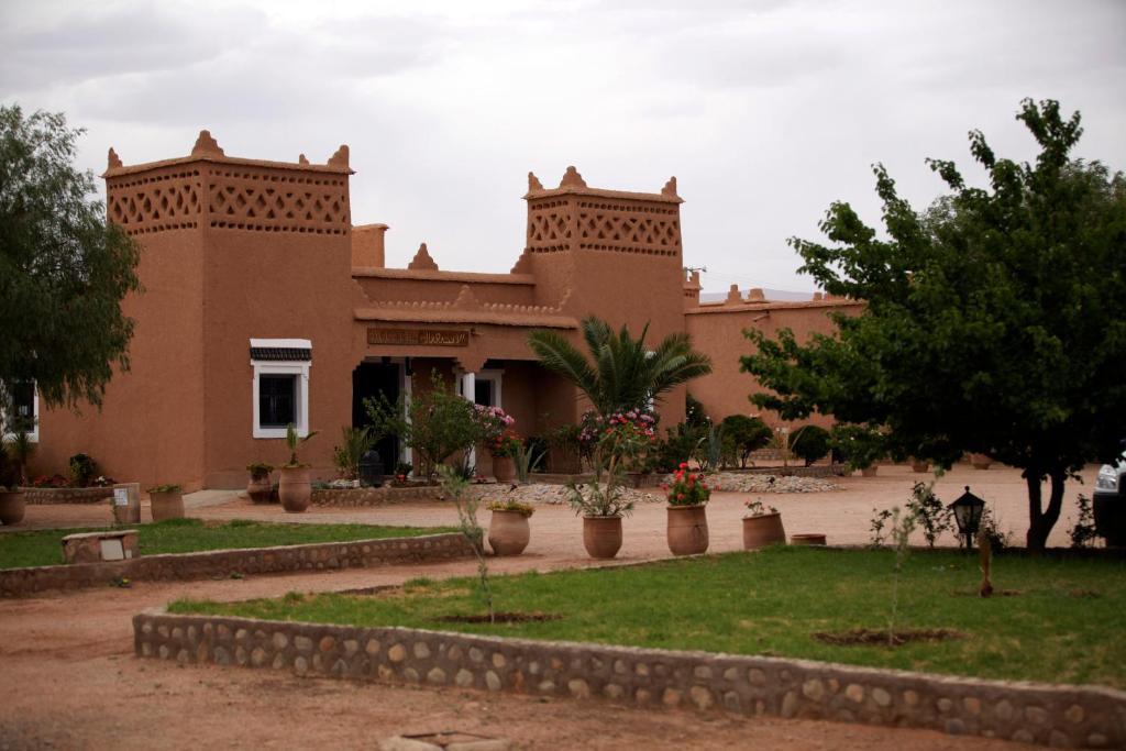 Kasbah Tizzarouine Panzió Boumalne Kültér fotó