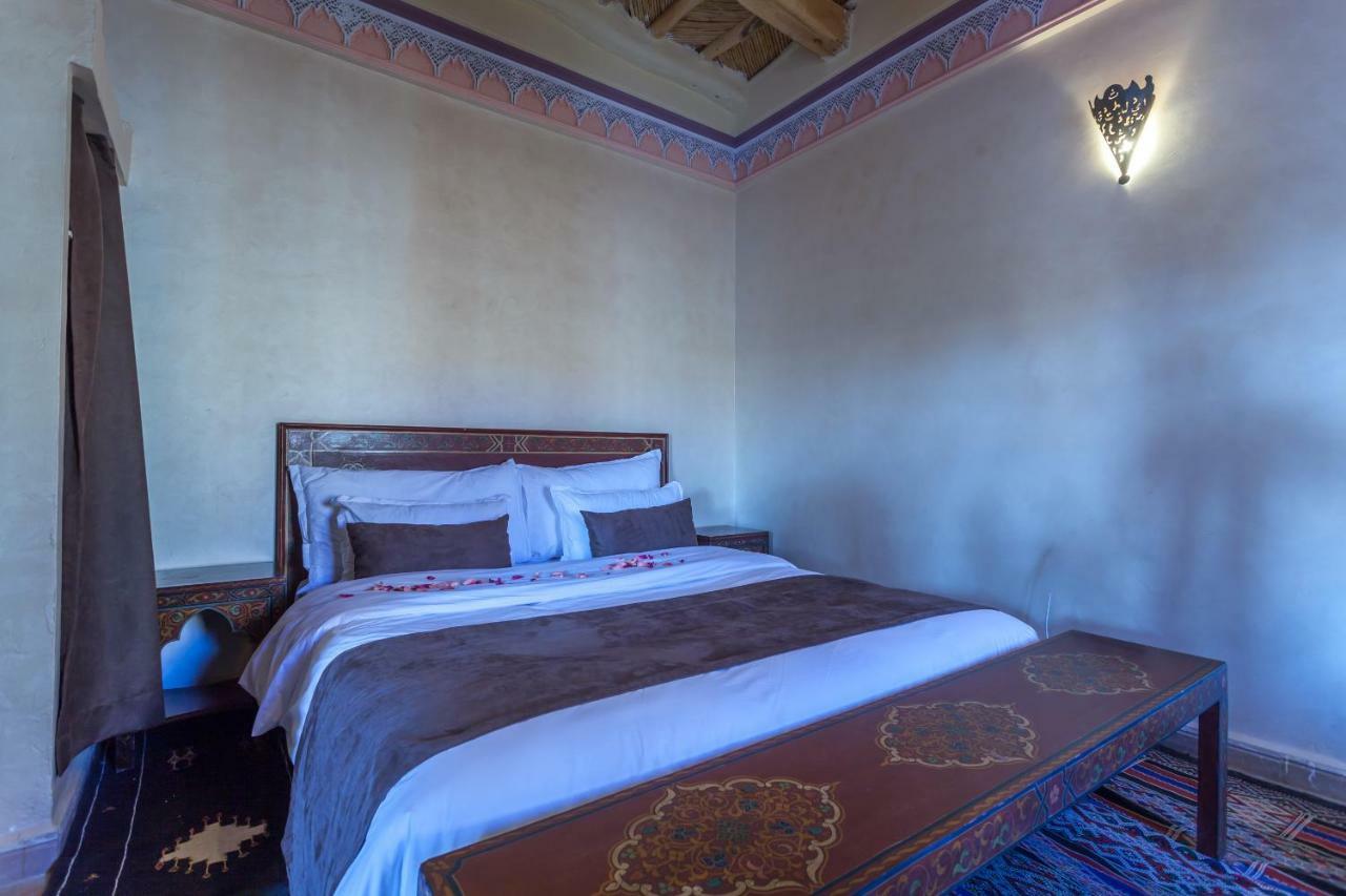 Kasbah Tizzarouine Panzió Boumalne Kültér fotó
