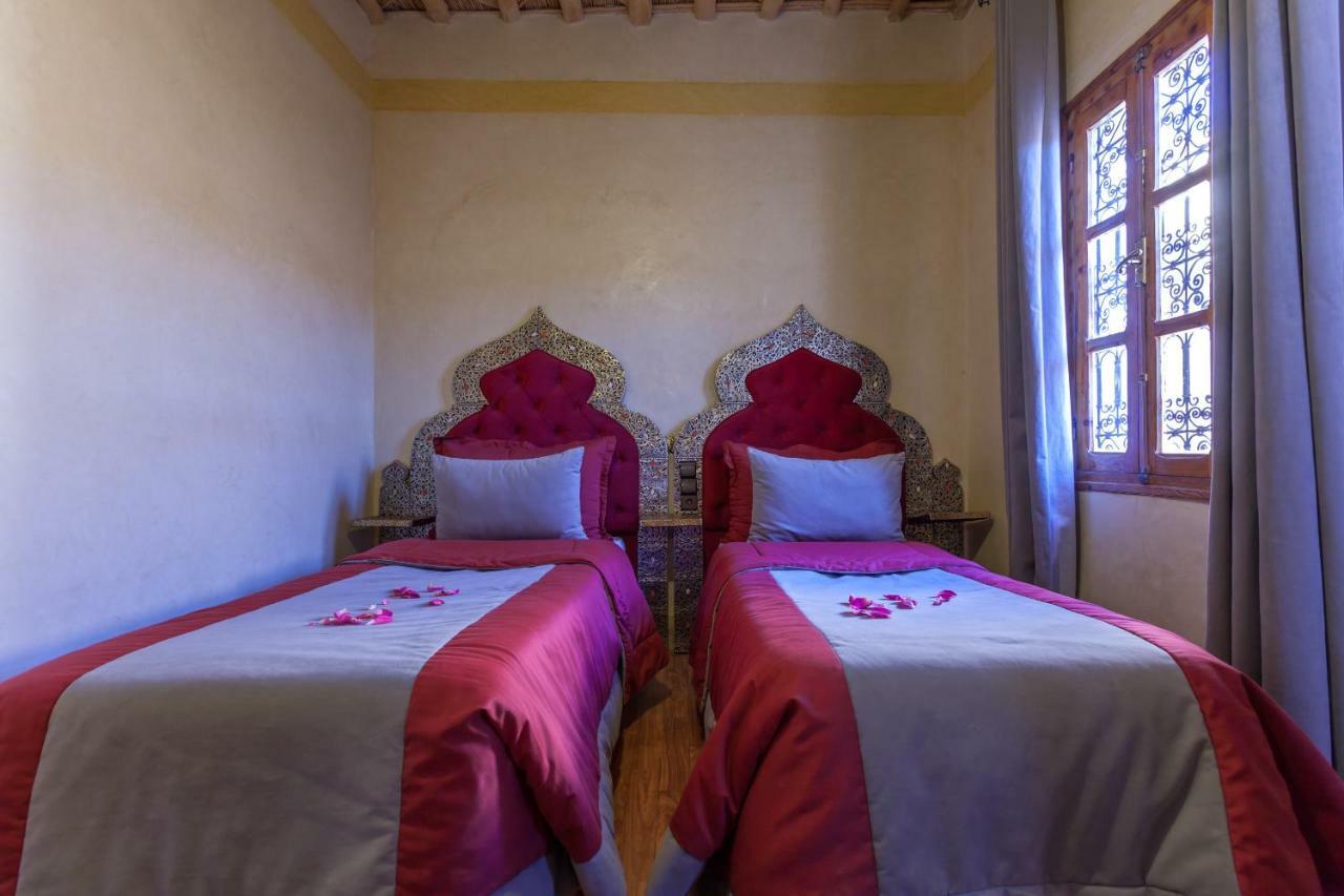Kasbah Tizzarouine Panzió Boumalne Kültér fotó