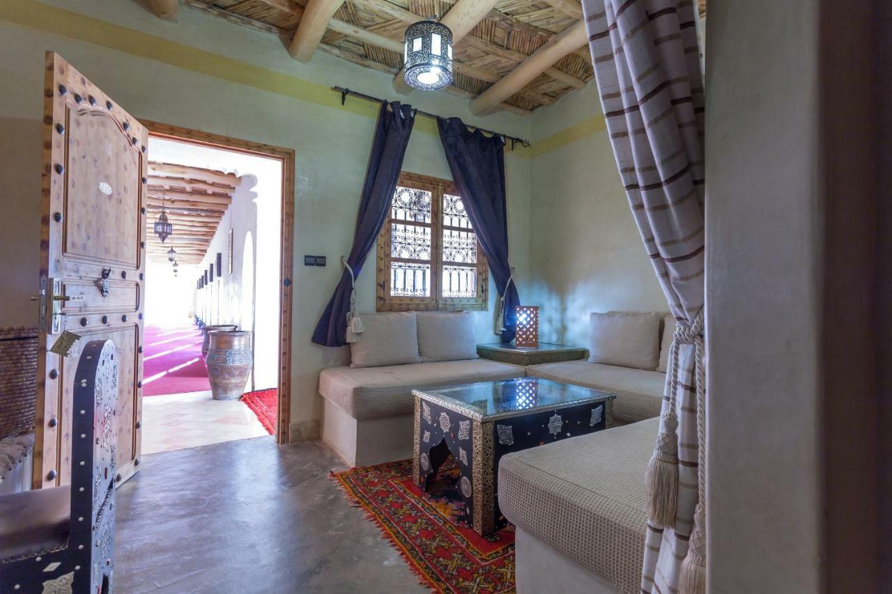 Kasbah Tizzarouine Panzió Boumalne Kültér fotó