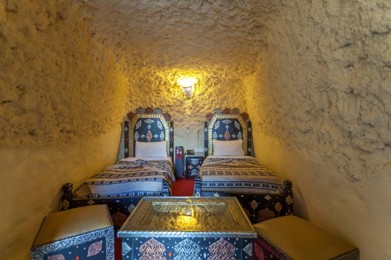 Kasbah Tizzarouine Panzió Boumalne Kültér fotó