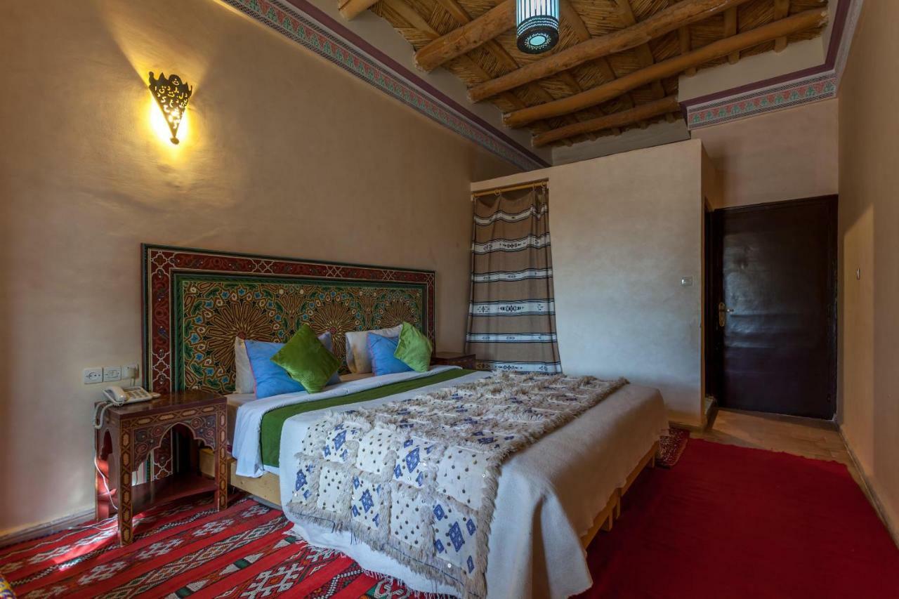 Kasbah Tizzarouine Panzió Boumalne Kültér fotó