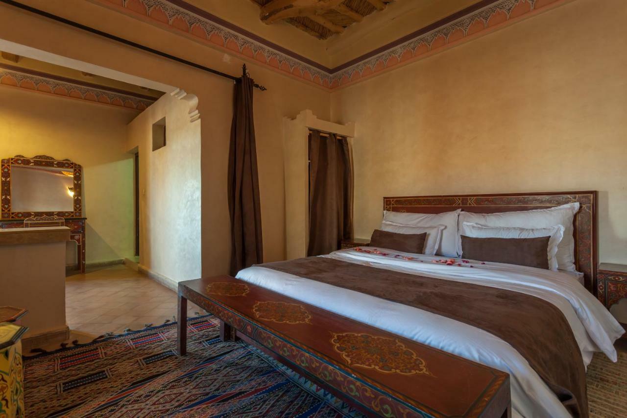 Kasbah Tizzarouine Panzió Boumalne Kültér fotó